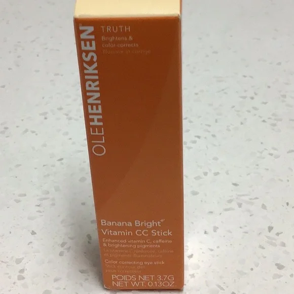 Olehenriksen BANANA BRIGHT+ VITAMIN CC STICK - Picture 3 of 5